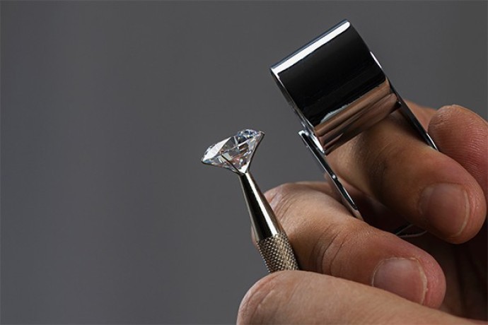 want-to-sell-your-diamonds-quickly-and-safely-in-the-uk-big-0